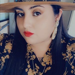 Meet your Posher, Celia